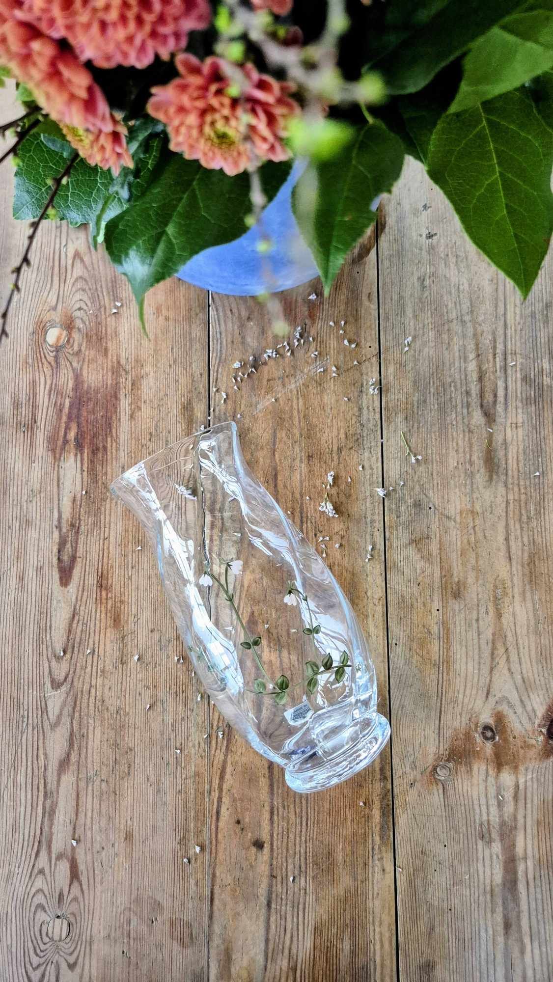 Handmålad glasvas - Laxå glashyttan