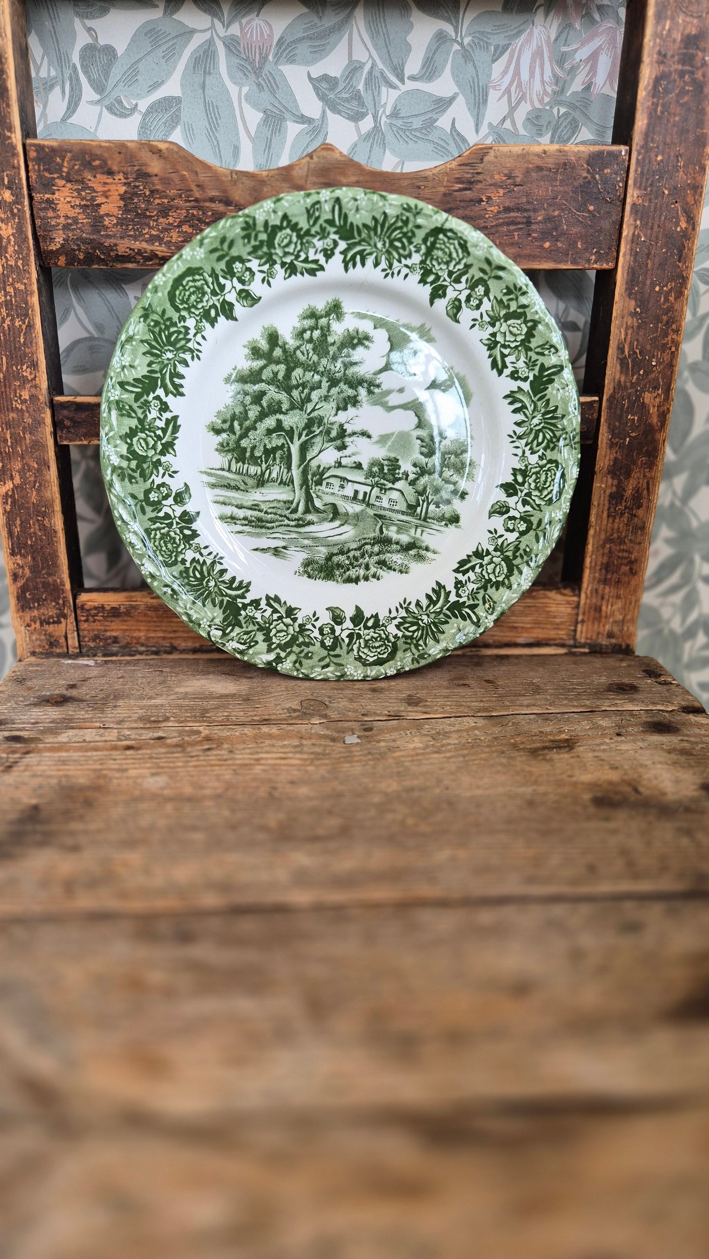 Gröna assietter - Staffordshire Country style