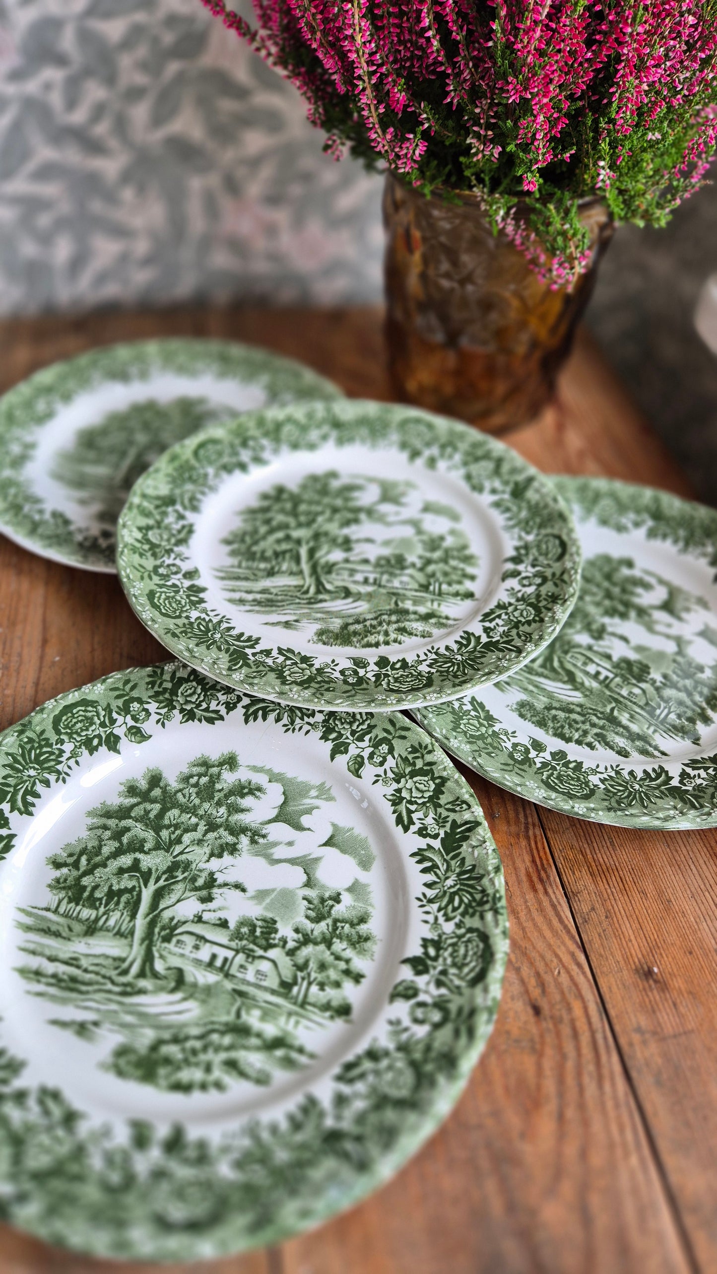 Gröna assietter - Staffordshire Country style