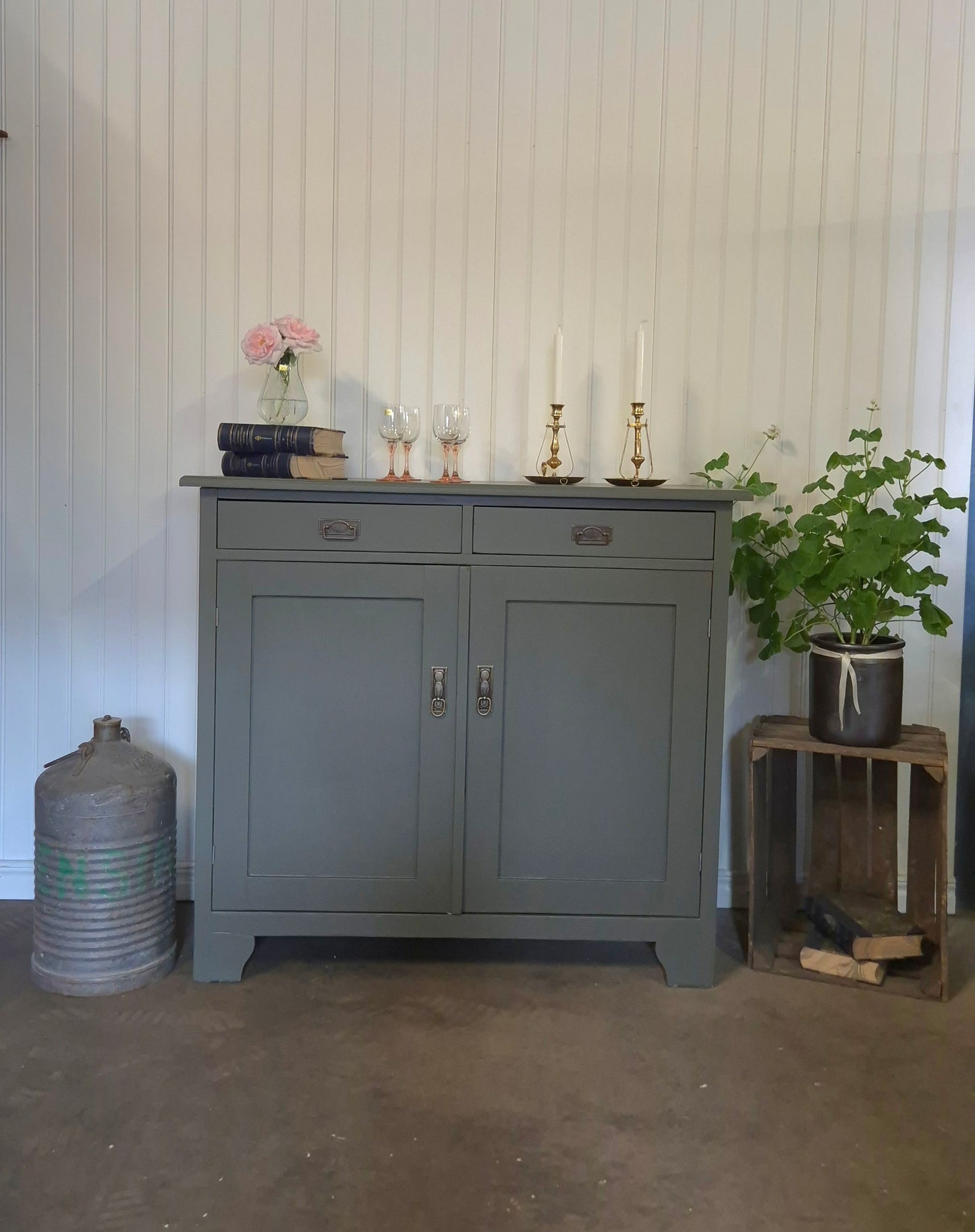 Antik skänk i Green Marble – Sekelskiftescharm - Clara