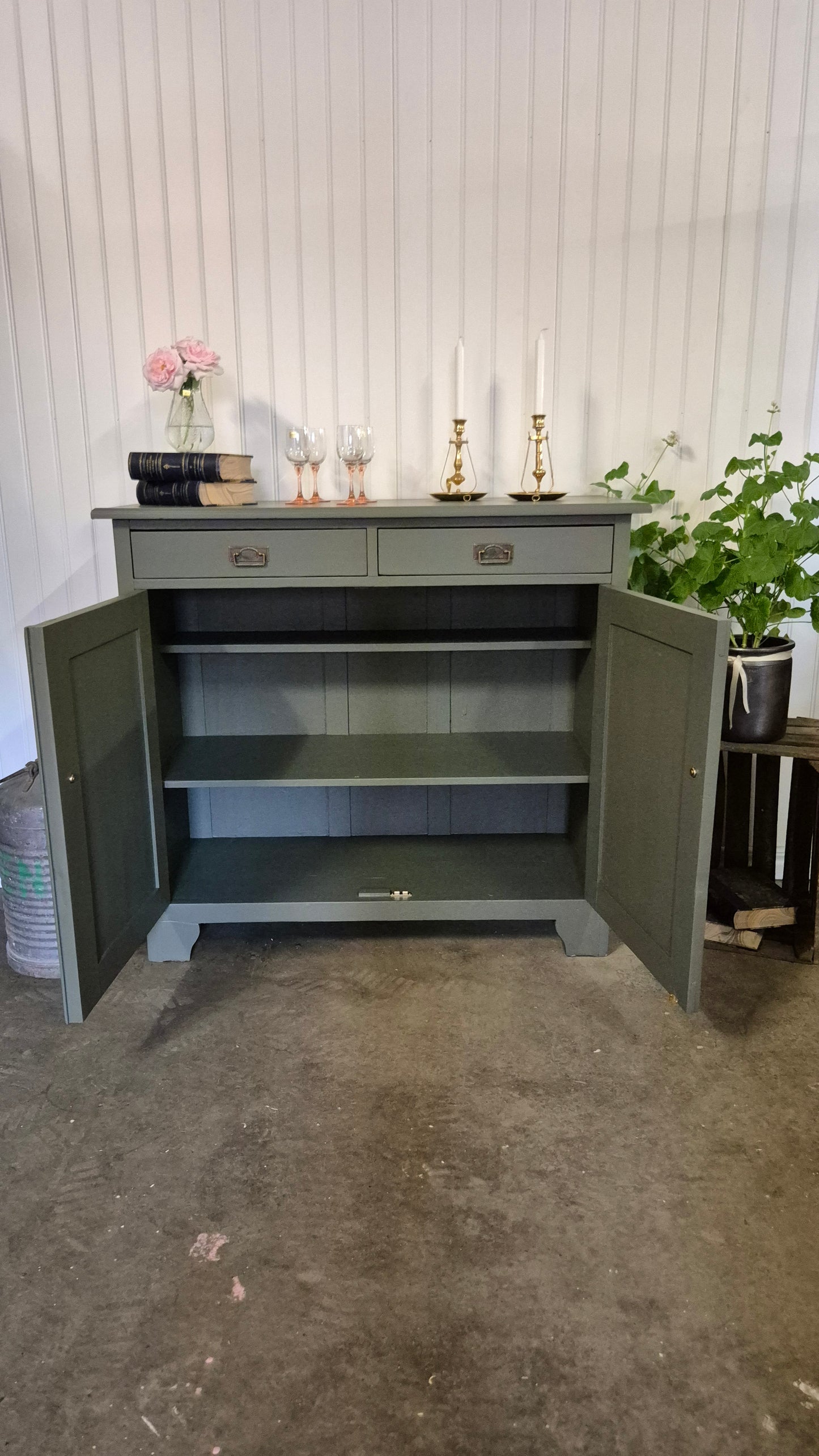 Antik skänk i Green Marble – Sekelskiftescharm - Clara