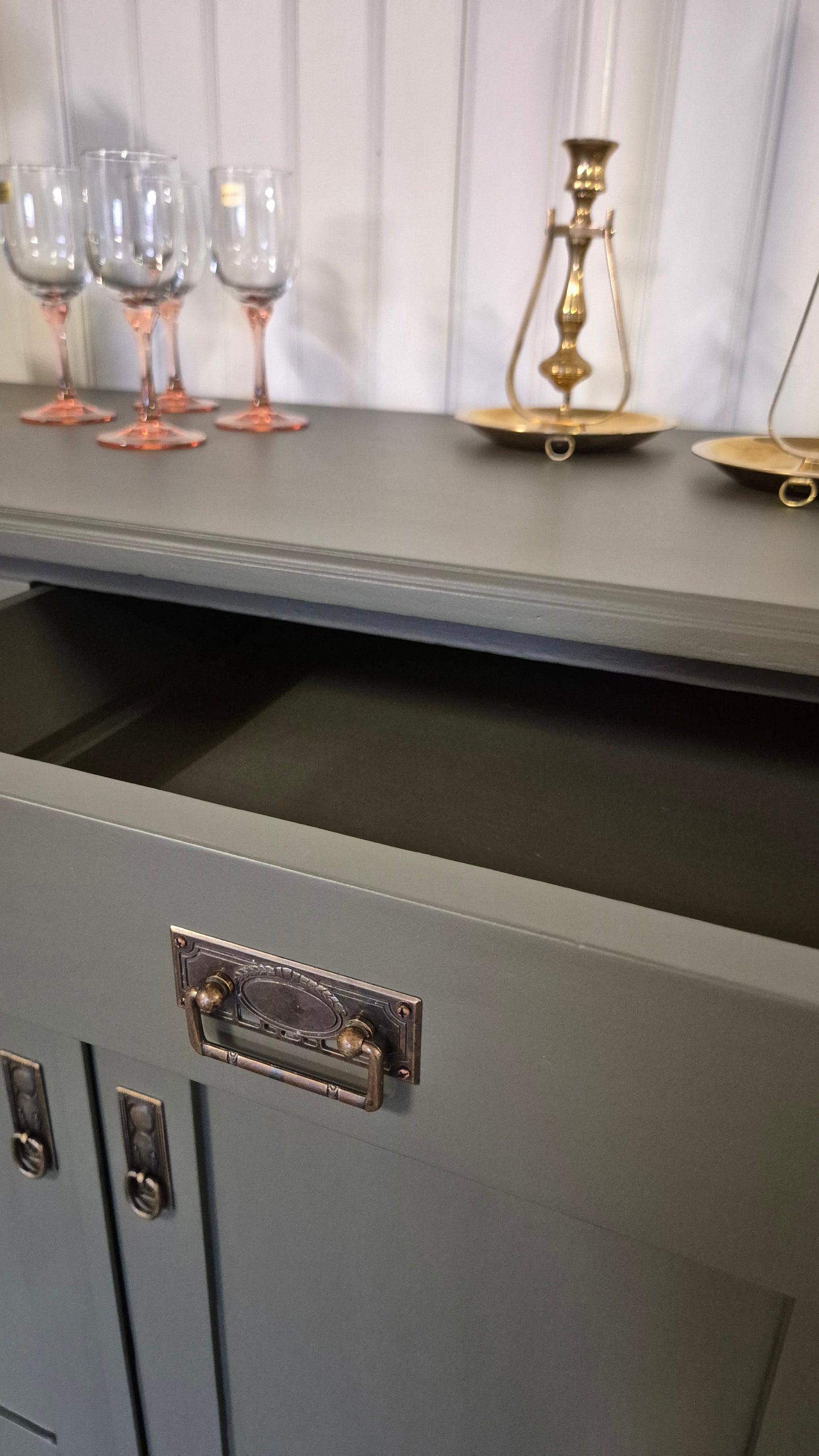 Antik skänk i Green Marble – Sekelskiftescharm - Clara