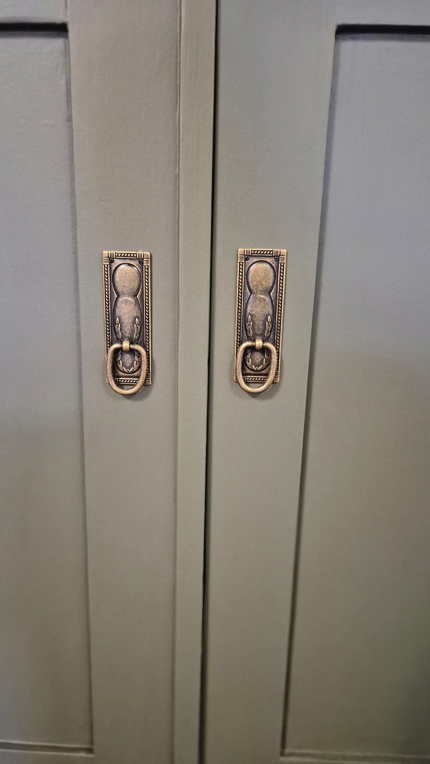 Antik skänk i Green Marble – Sekelskiftescharm - Clara