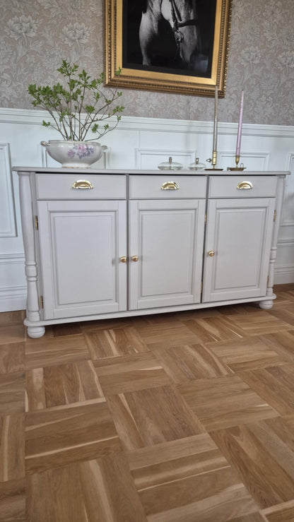 Brun/beige äldre skänk - Wallemyrans Vintage