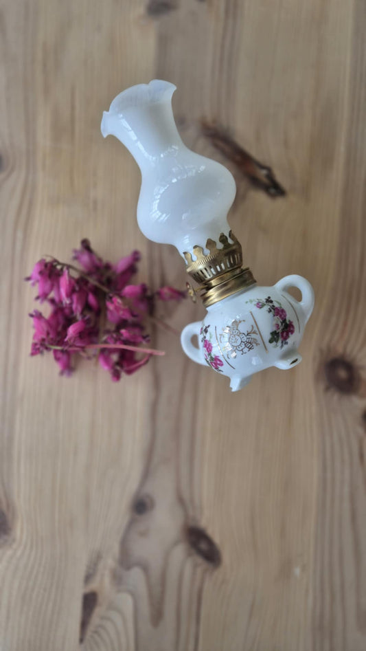 Oljelampa i porslin - Blommig - Wallemyrans Vintage