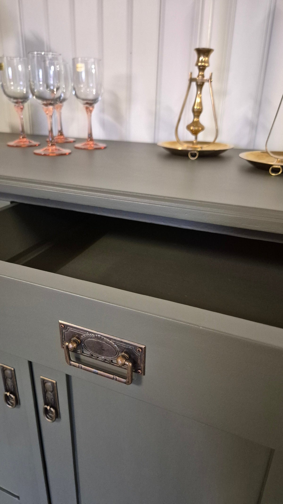 Antik skänk i Green Marble – Sekelskiftescharm - Clara - Wallemyrans Vintage