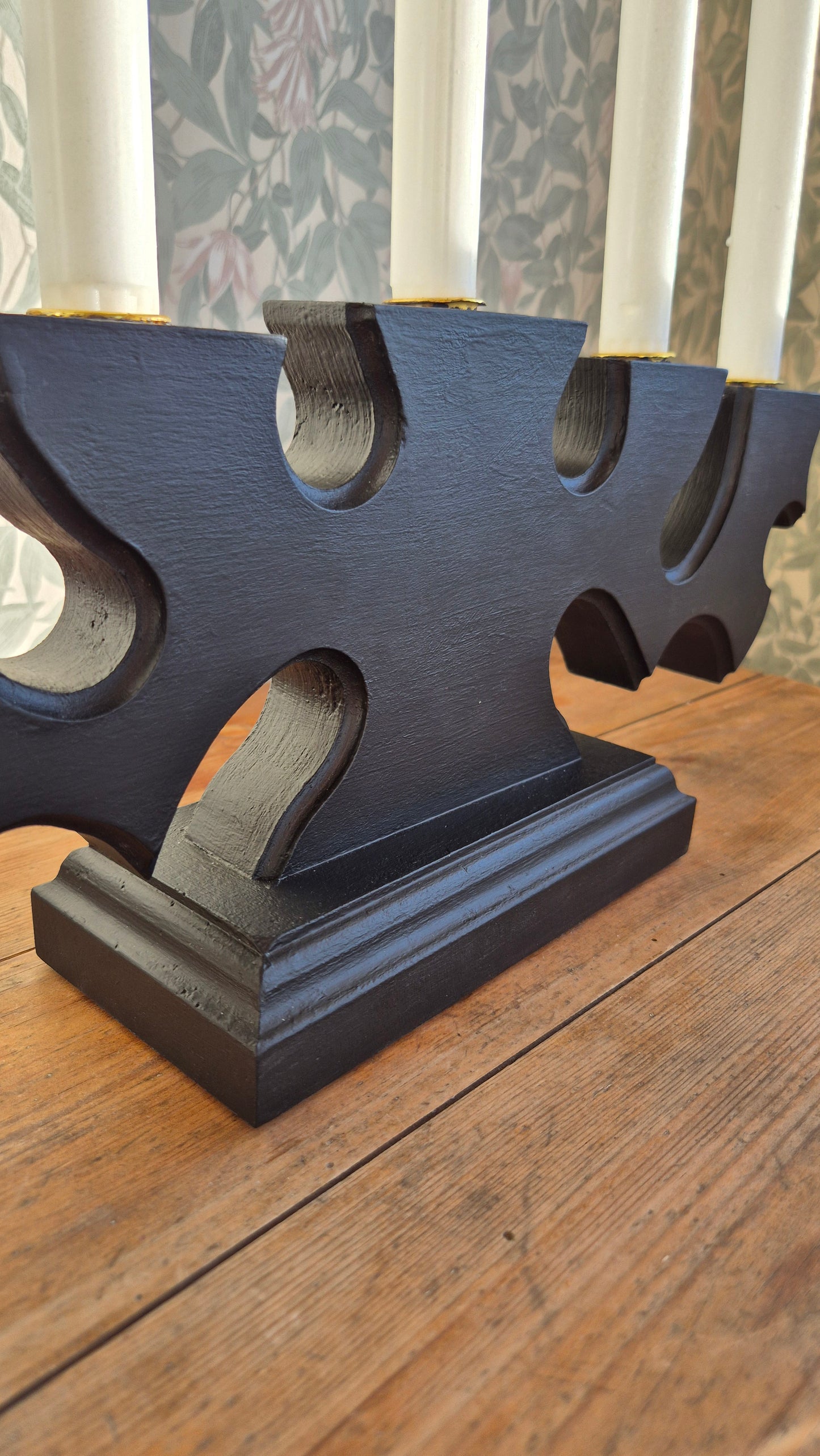 Ljusstake i trä - svart