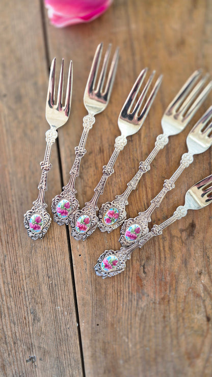 Tårtgafflar med porslinsdekor