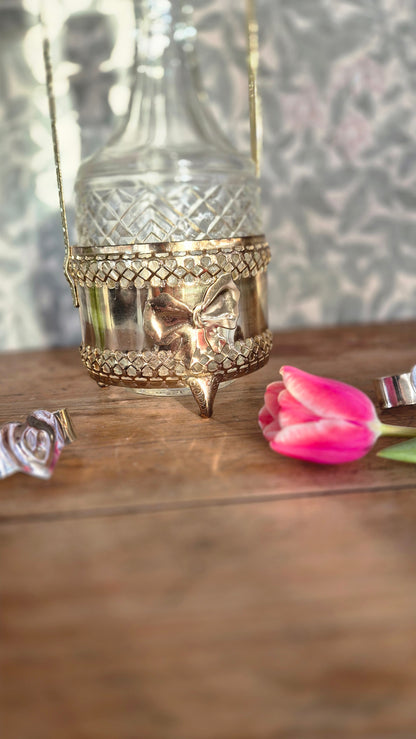 Vinkaraff i glas med hållare