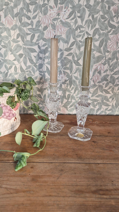 Paret ljusstake i kristallglas