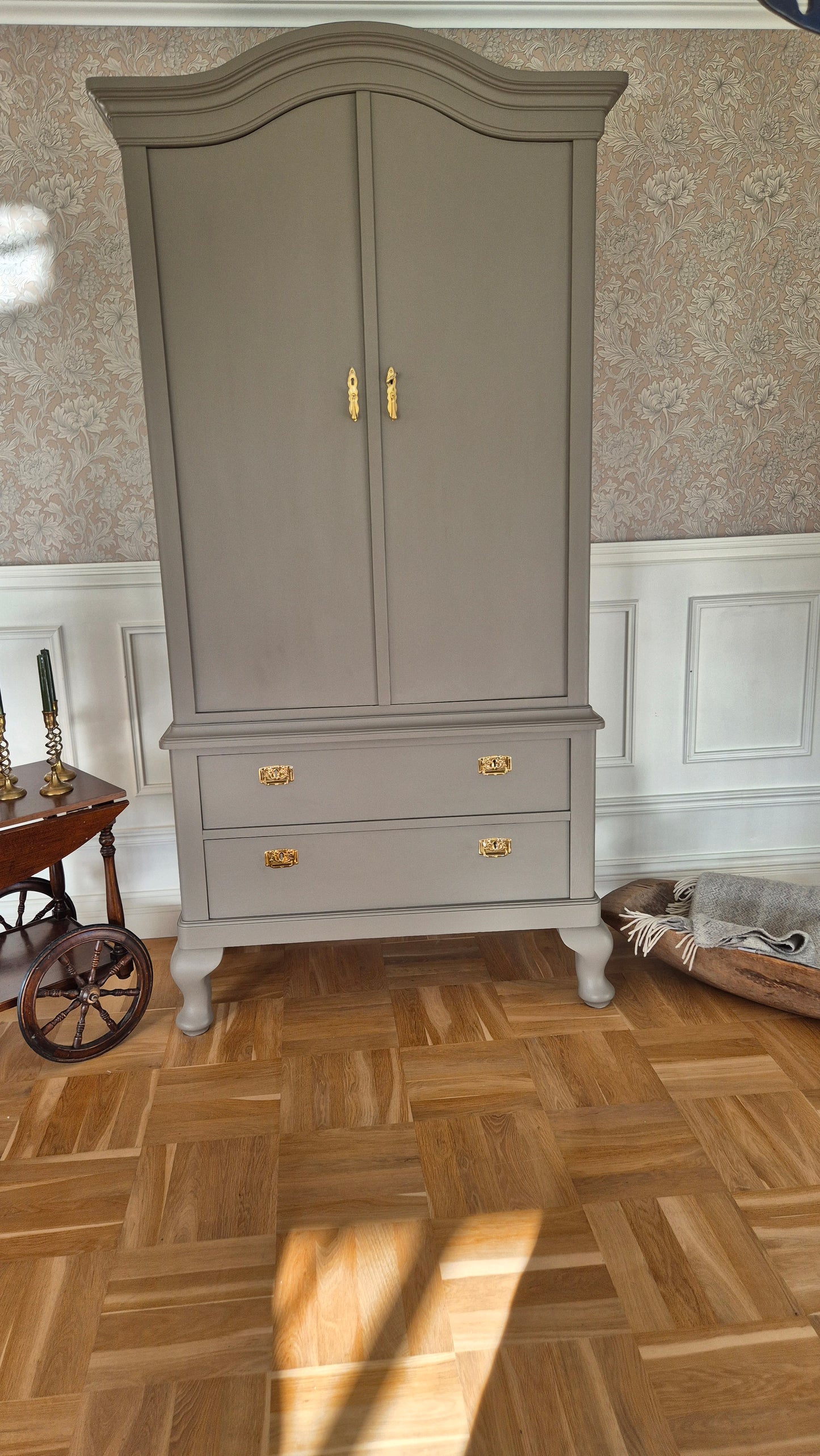 Linneskåp eller klädskåp