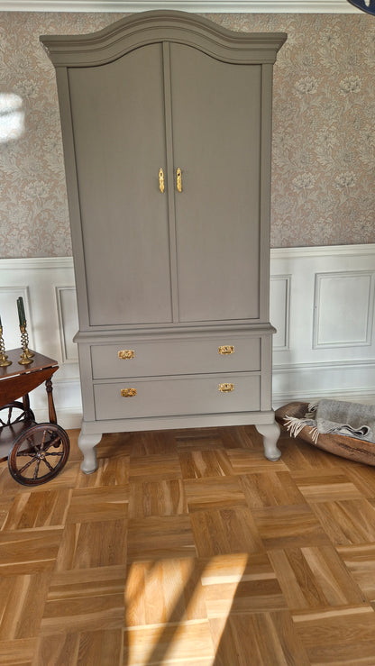 Linneskåp eller klädskåp