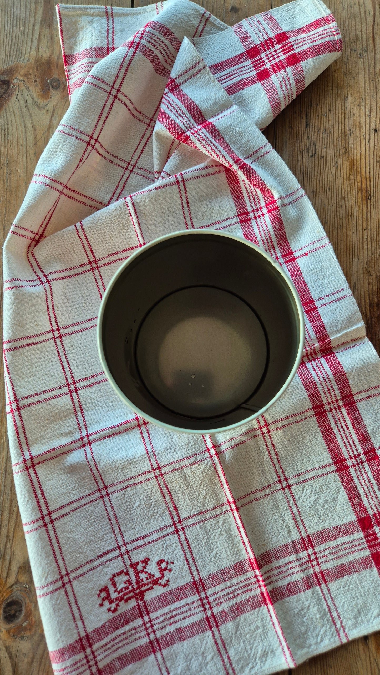 Plåtburk Jenny Nyström - Mellan