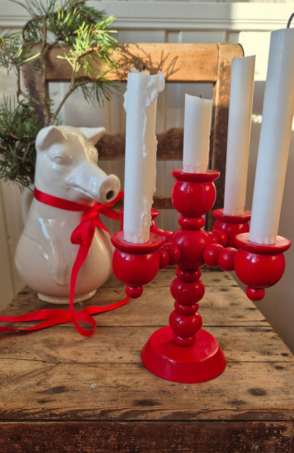 Femarmad adventsljusstake -  Röd