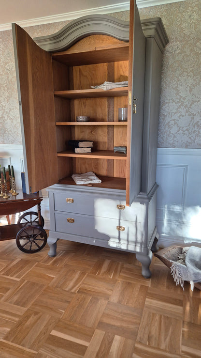 Linneskåp eller klädskåp