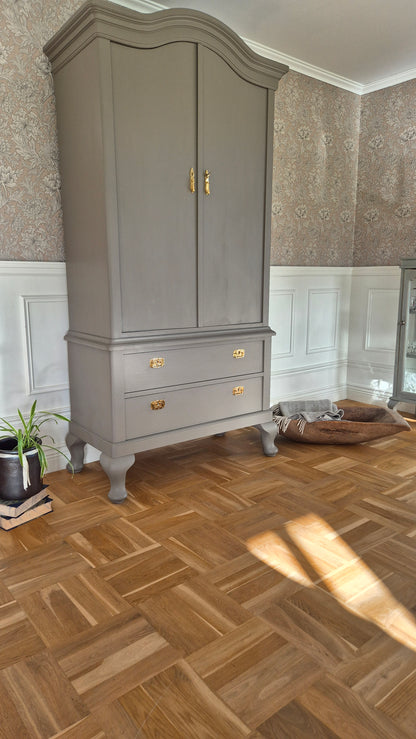 Linneskåp eller klädskåp