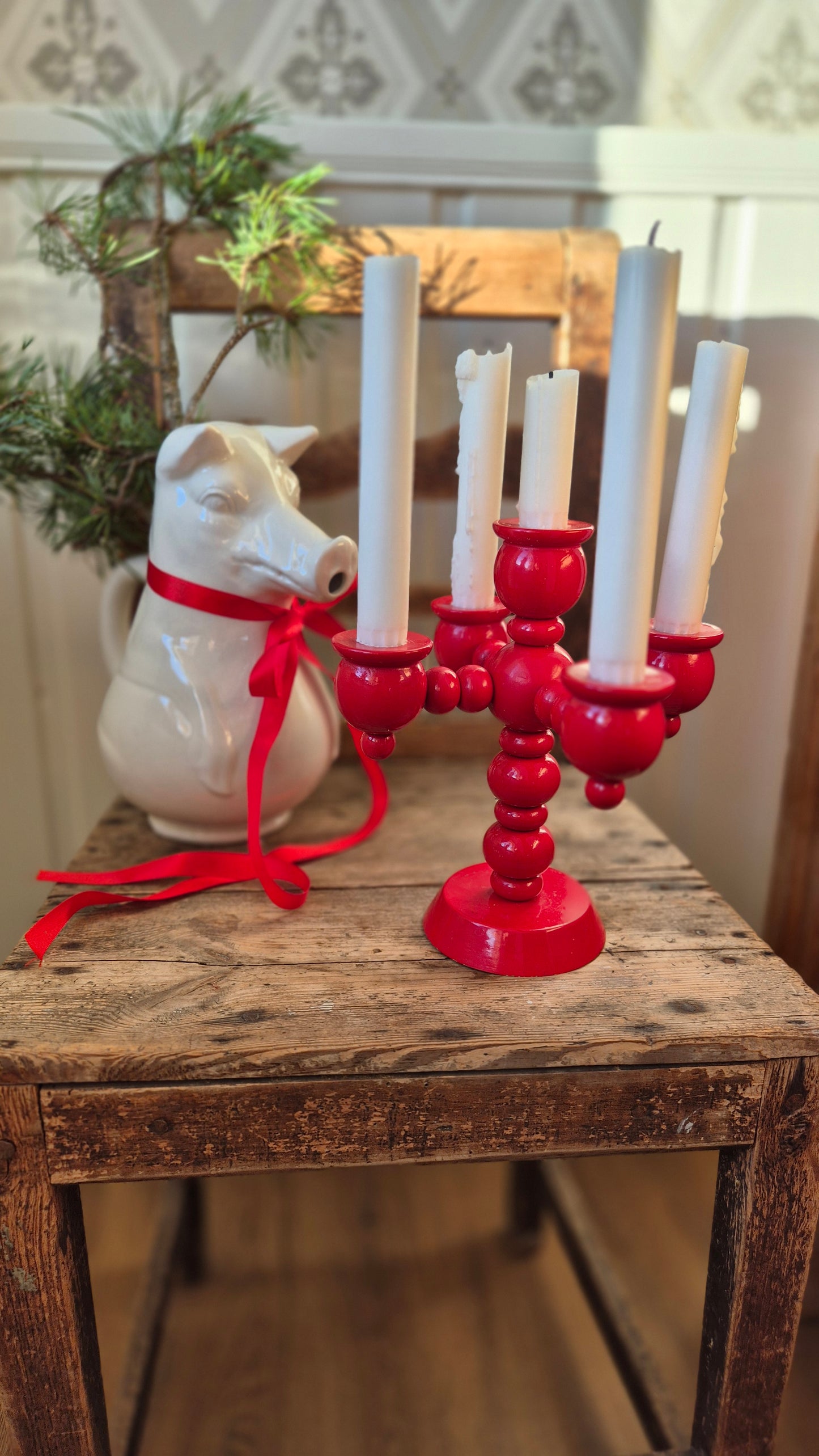 Femarmad adventsljusstake -  Röd