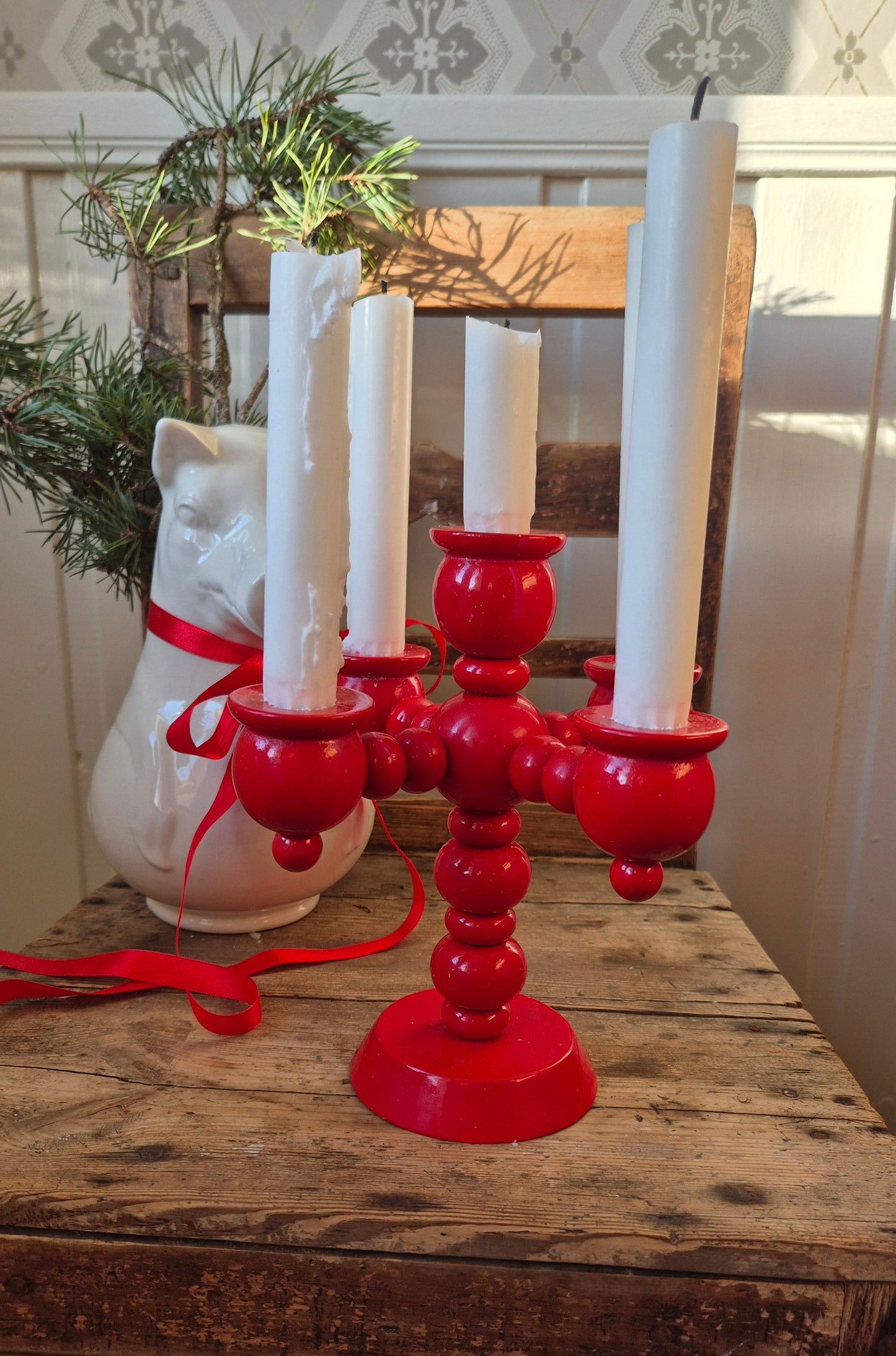 Femarmad adventsljusstake -  Röd