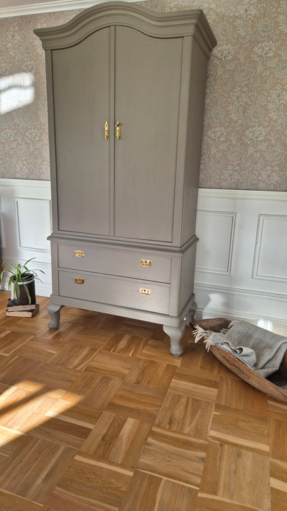 Linneskåp eller klädskåp