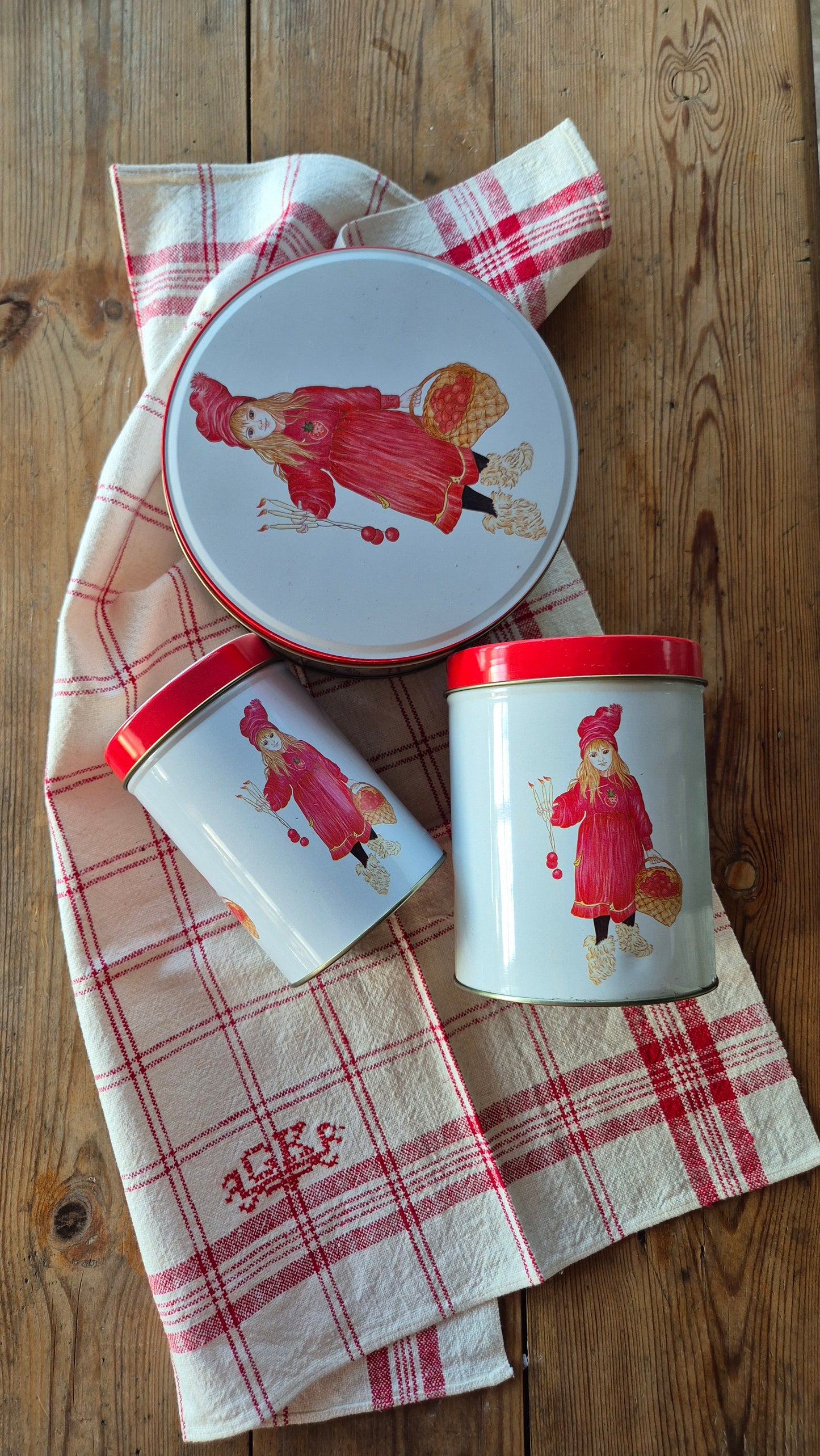 Plåtburk Jenny Nyström - Mellan