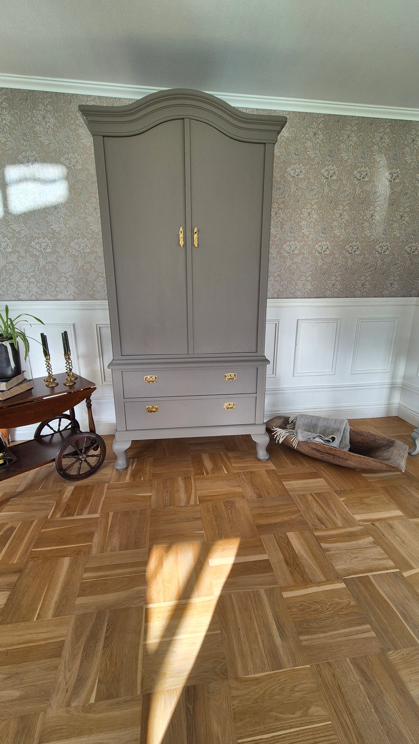 Linneskåp eller klädskåp