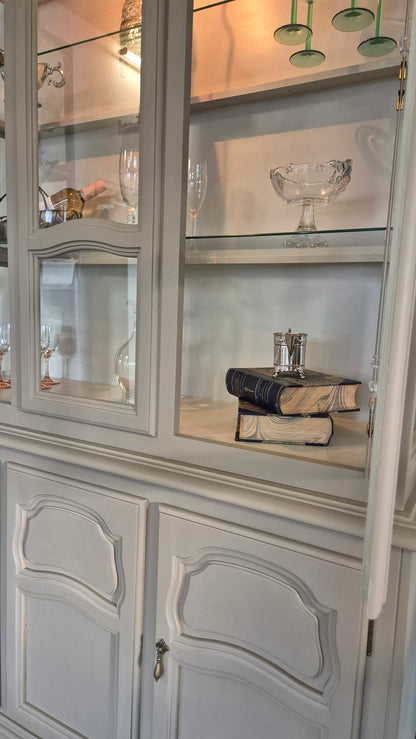 Vitrinskåp muskotnöt